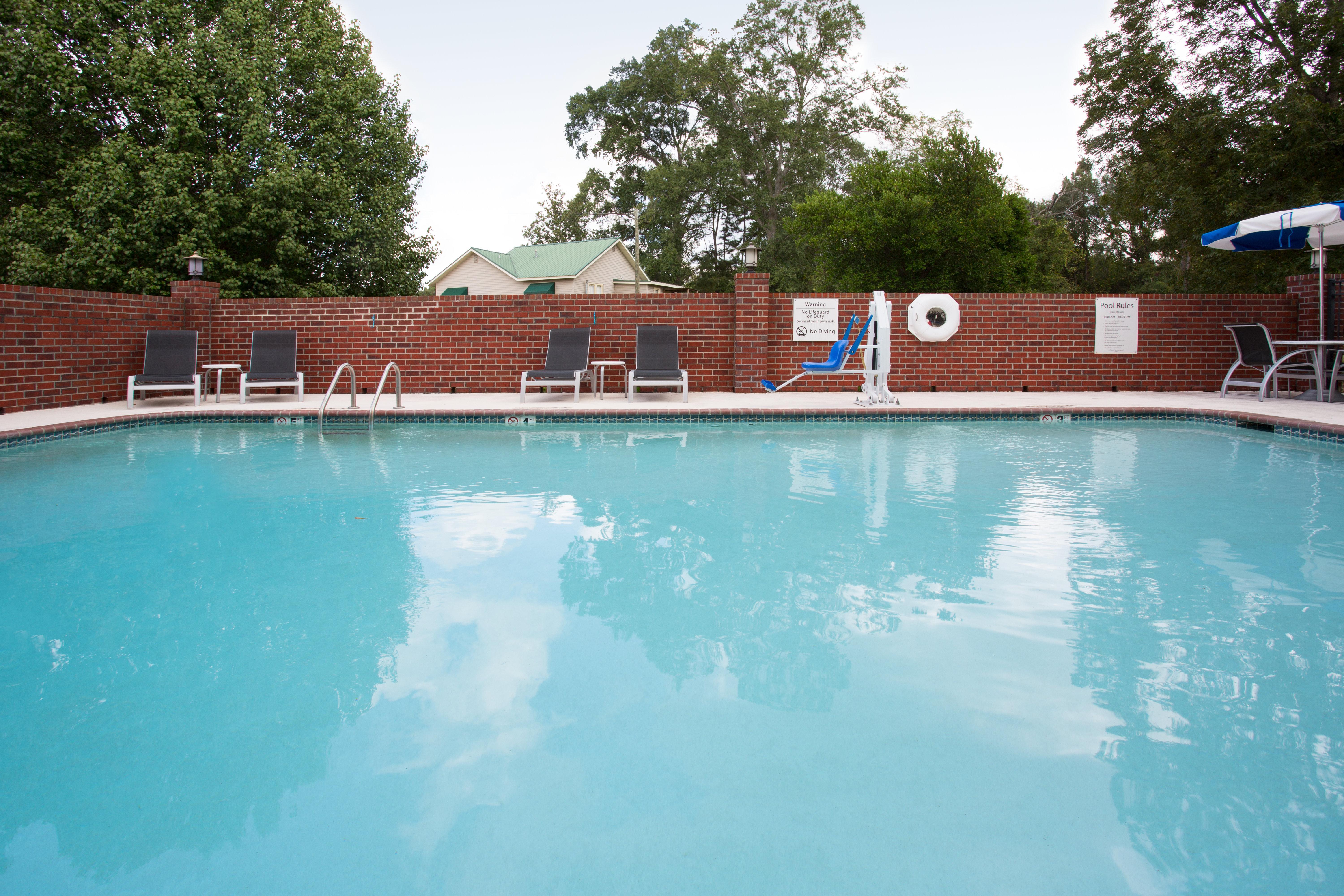 Holiday Inn Express Minden By Ihg Exterior photo