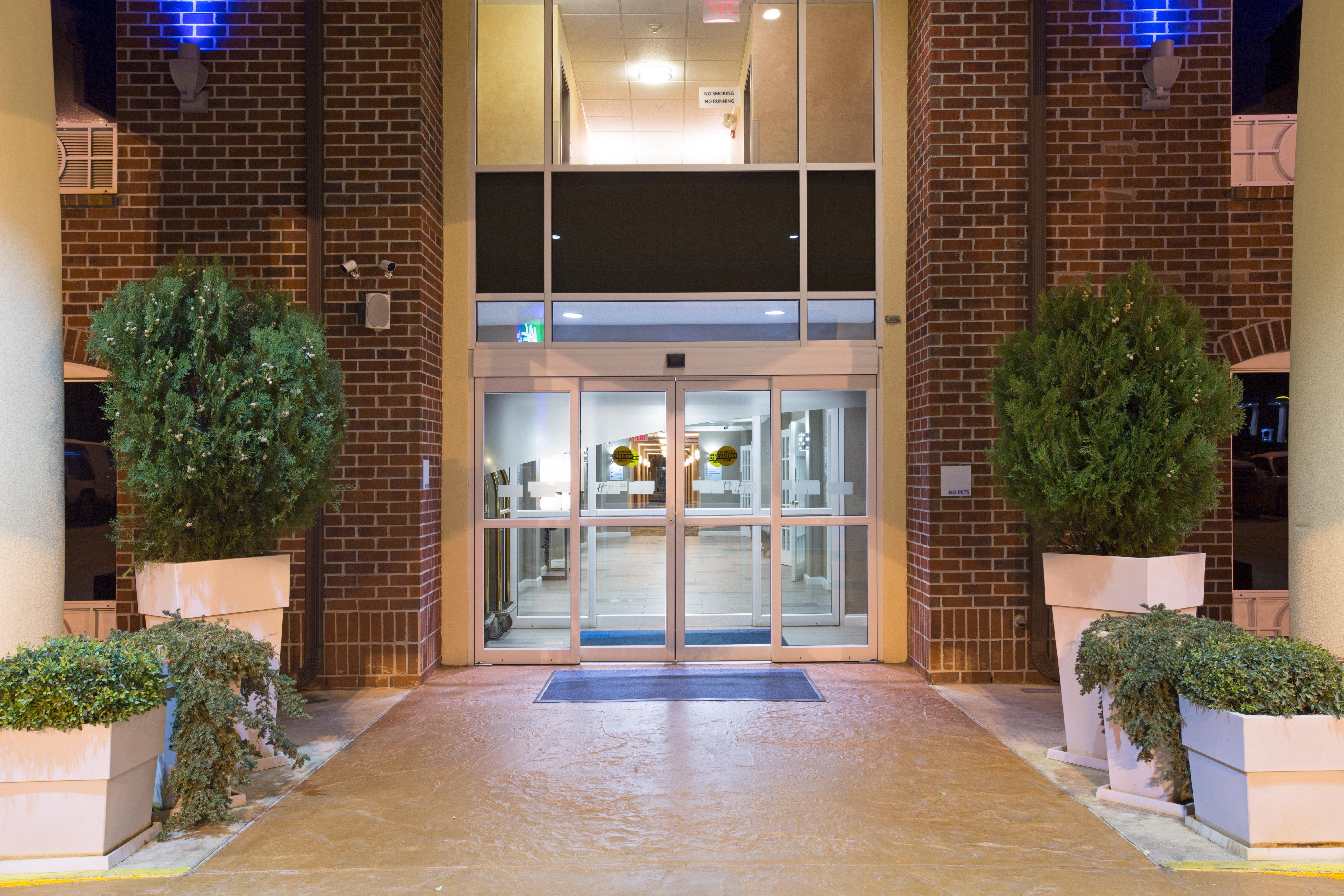 Holiday Inn Express Minden By Ihg Exterior photo
