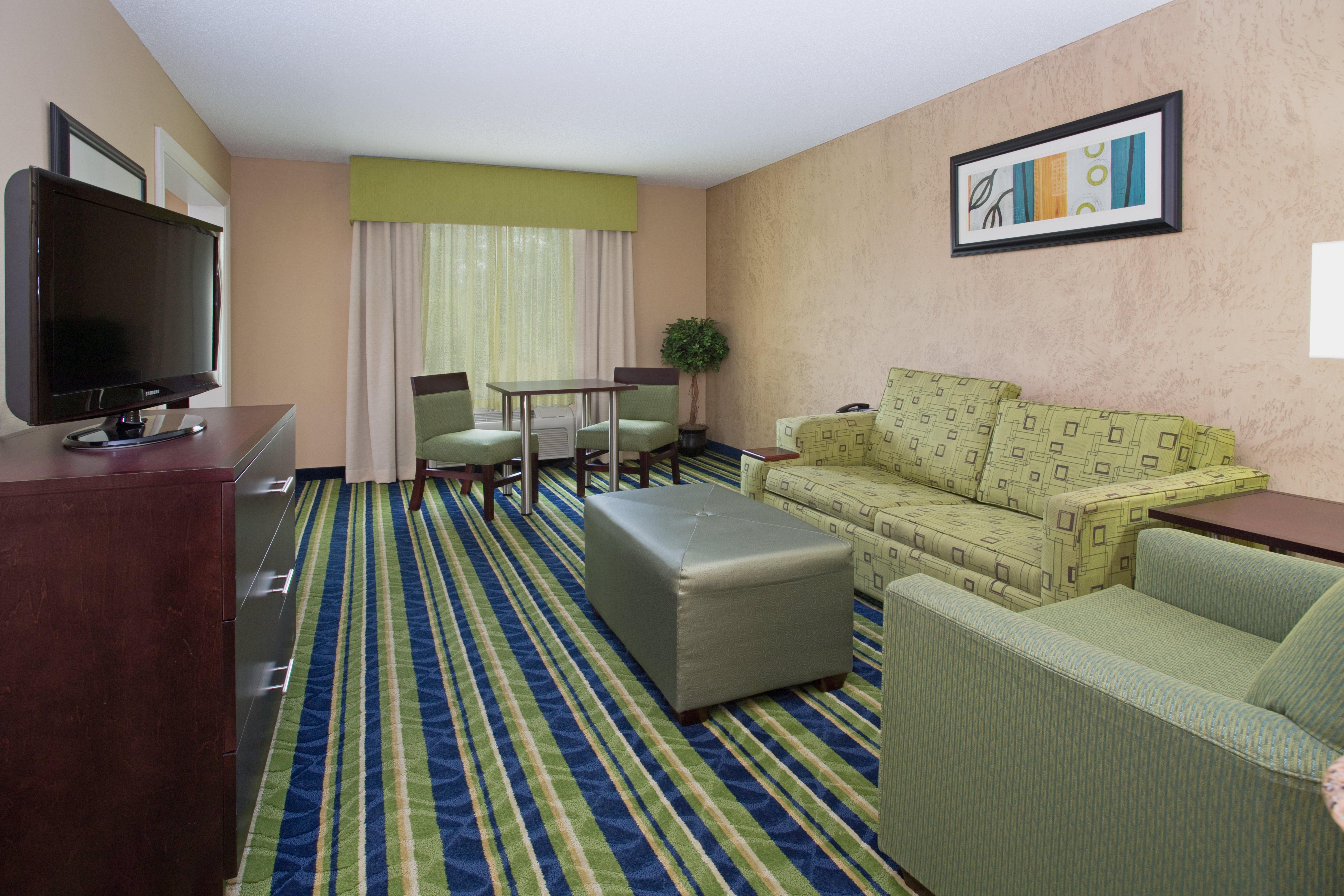 Holiday Inn Express Minden By Ihg Exterior photo
